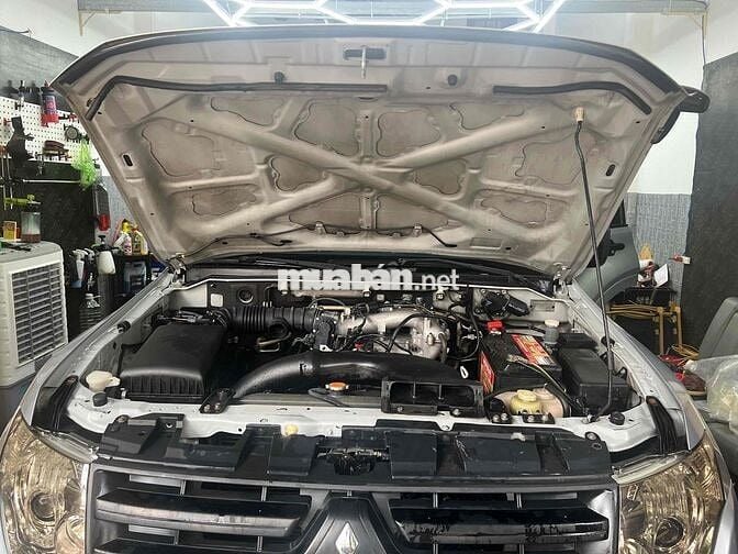 Mitsubishi Pajero 2008 - 300000 km