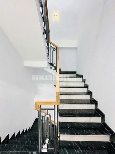 Bán nhà đẹp Phan Văn Hân, 43m², 1T1L, 2PN, 2WC, hẻm 4m, sổ riêng