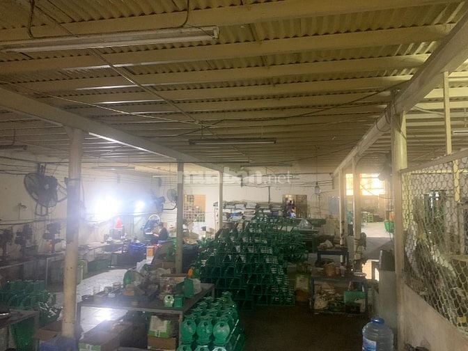 Cho thuê kho xưởng mặt tiền Nguyễn Hữu Trí, Bình Chánh, DT : 1.300m2