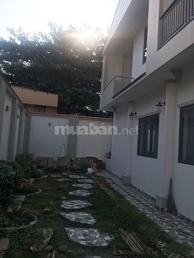 Bán biệt thự 406m2 - 39.9 tỷ - xây 2 tầng - Quốc Hương - thảo điền