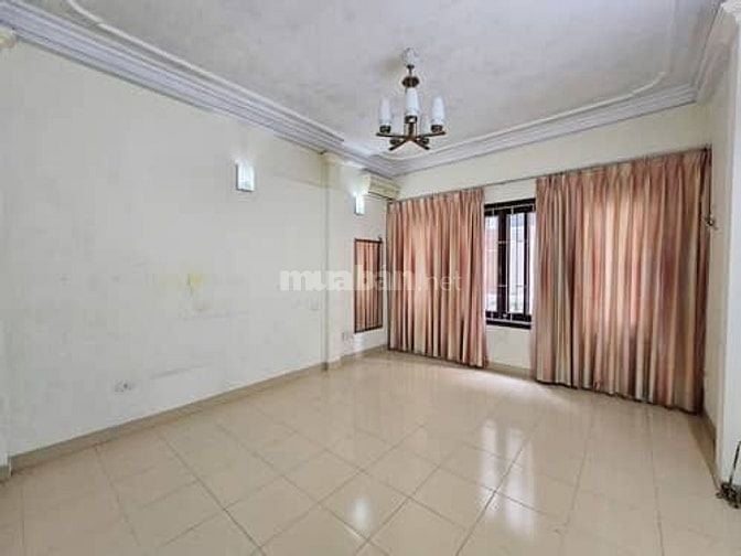 CC cần bán nhà 99 Nguyễn Chí Thanh dr 45 m2 x 5 t giá 15,7 tỷ ô tô đỗ 