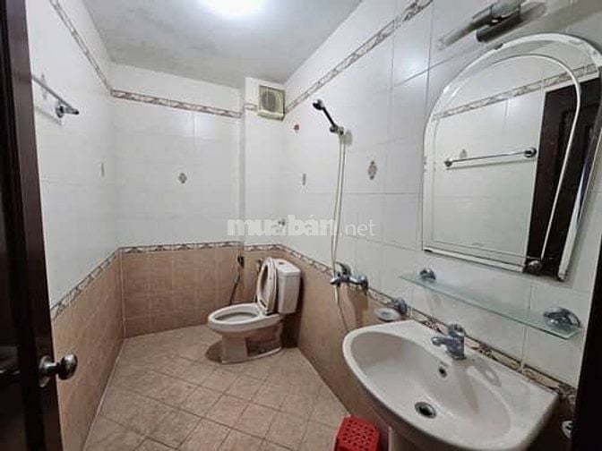 CC cần bán nhà 99 Nguyễn Chí Thanh dr 45 m2 x 5 t giá 15,7 tỷ ô tô đỗ 