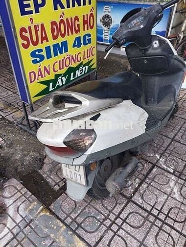 Honda esky màu trắng 125