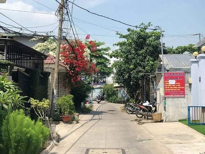 BỂ NỢ THẬT RỒI BÁN HẾT NHÀ 1 LẦU VÀ DÃY TRỌ 189m2 GIÁ 820 TRIỆU SHR