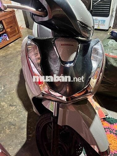 cần bán xe sh125i mới mua được 1 năm còn rất mới