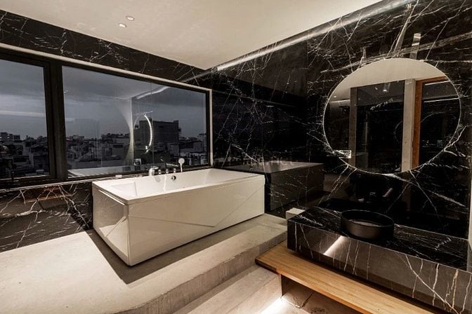 BÁN NHÀ MT ĐỒNG ĐEN, VỊ TRÍ ĐẸP - NỘI THẤT CAO CẤP