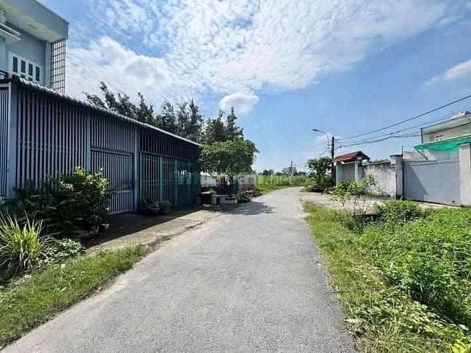 Chủ Gửi Bán Đất lọt khe một sẹt 20 mét cách Mt Đường Nguyễn Thị Nhúng 