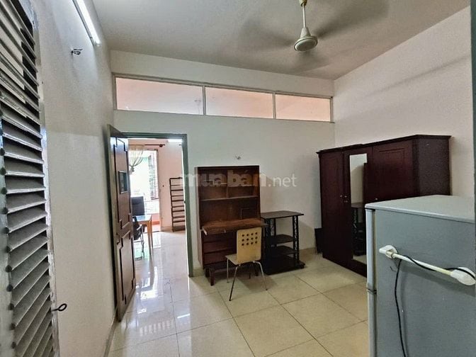 Chính chủ cho thuê nguyên lầu 1 nhà Nguyễn Hiền P.4 Quận 3