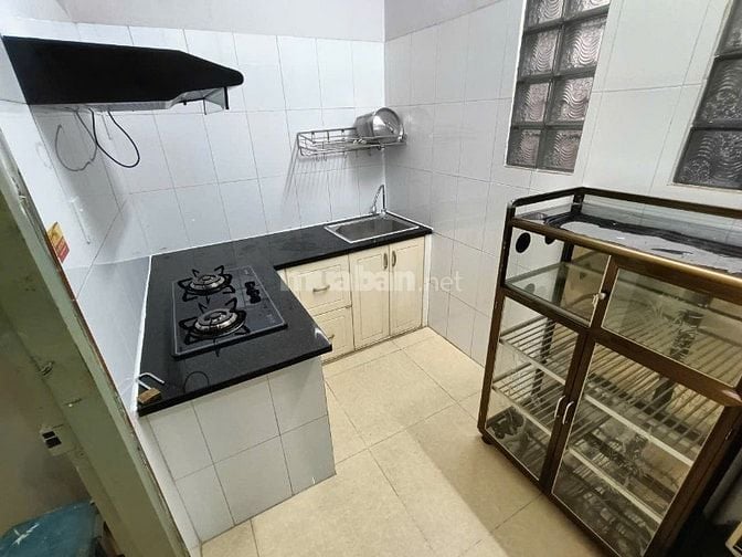 Chính chủ cho thuê nguyên lầu 1 nhà Nguyễn Hiền P.4 Quận 3