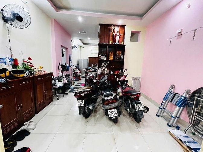 Bán nhà hxh Hoàng Hoa Thám Phú Nhuận 44m2(4.4x10m) 4 tầng 4PN 8tỷ x