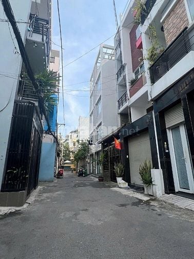 Căn góc 5 tầng. 9 phòng full nội thất (4,2x16m). Hẻm nhựa 6m 