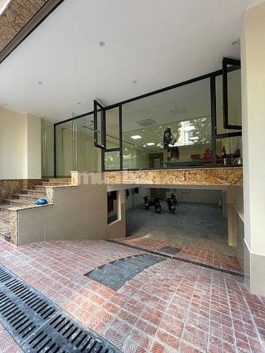 Cho thuê nhà tòa nhà Hồ Tùng Mâu:150m2, 1 hầm, 7 tầng