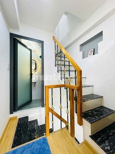 Nhà hiếm Tầm 2.5 tỷ Nhà 3 Tầng khu Phan Xích Long P7 PN có sổ hồng 