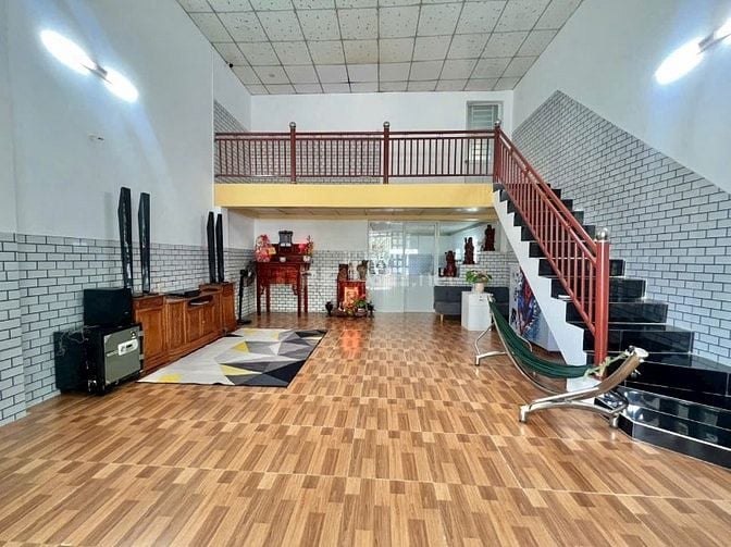 Bán gấp căn nhà ở ngay đường Lê Minh Nhựt , Củ Chi 105m2 SHR giá 780tr