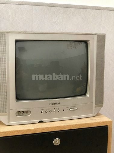 Cần thanh lý Tivi samsung cổ 12in như hình