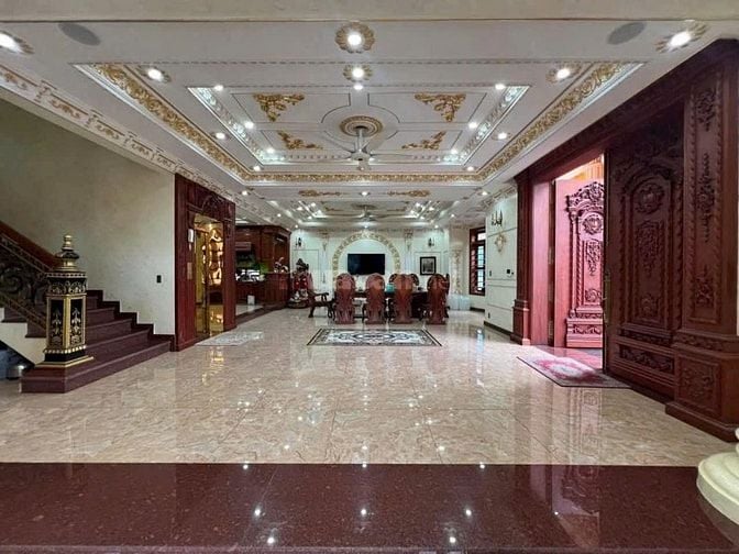 Biệt thự 38.8 tỷ, 20m x 20m,3 lầu, góc 2 mặt tiền đường số 55 Tân Tạo
