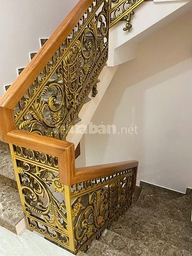 Cho thuê nhà nguyên căn mặt tiền đường 64, Phường 10, Quận 6.