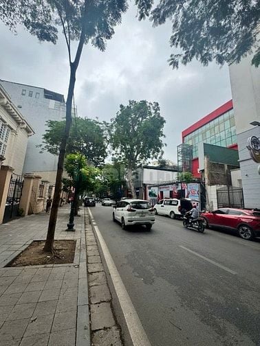 CHO THUÊ NHÀ ĐẸP TRUNG TÂM PHỐ TRÀNG THI - HAI BÀ TRƯNG