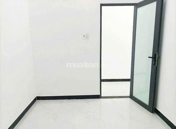 BÁN NHÀ CẤP 4 GẦN CHỢ HÓC MÔN – 100M² – SỔ HỒNG RIÊNG – GIÁ CHỈ 780 TR