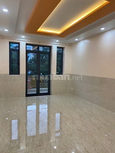 Cho thuê nhà nguyên căn mặt tiền đường 64, Phường 10, Quận 6.