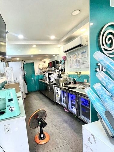 Sang Nhượng Quán Trà Sữa 24m vuông có 3 lầu ngay mặt tiền Nguyễn Tri P