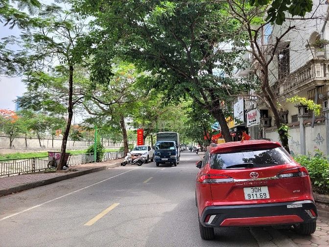 DUY NHẤT! Quận Cầu Giấy phố Nguyễn Khang Ngõ thông 30m 5 tầng 4m mặt t