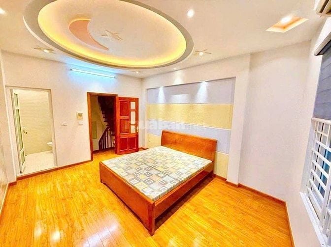 DUY NHẤT! Quận Cầu Giấy phố Nguyễn Khang Ngõ thông 30m 5 tầng 4m mặt t