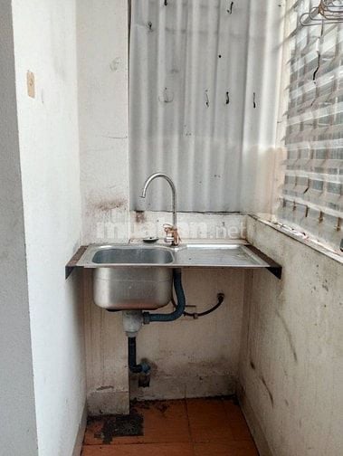 nhượng lại phòng ccmn khép kín có ban công