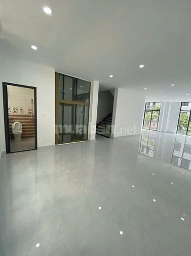 Cho thuê Nhà Phố 5 tầng-vị trí vàng kinh doanh tại Vinhomes Grand Park