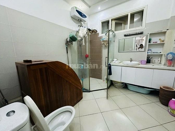 BÁN NHÀ ĐÊ LA THÀNH ĐỐNG ĐA 33m 7tỷ3 GIÁ TỐT Ở NGAY  - GẦN PHỐ  
