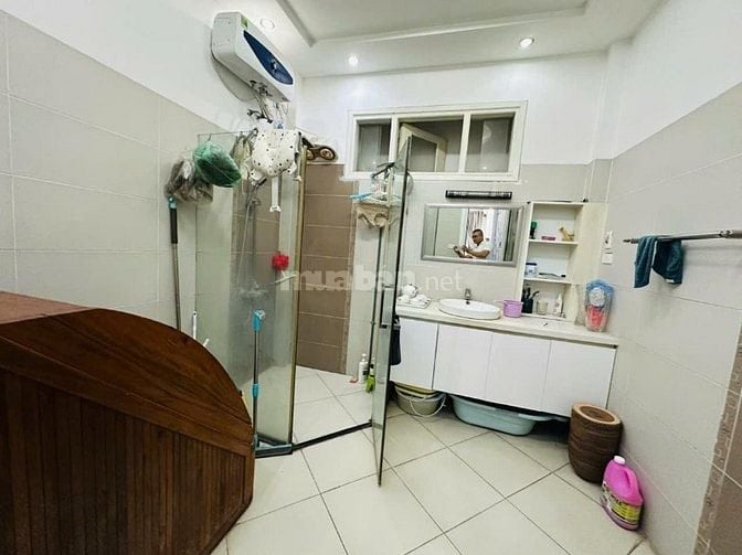 BÁN NHÀ ĐÊ LA THÀNH ĐỐNG ĐA 33m 7tỷ3 GIÁ TỐT Ở NGAY  - GẦN PHỐ  