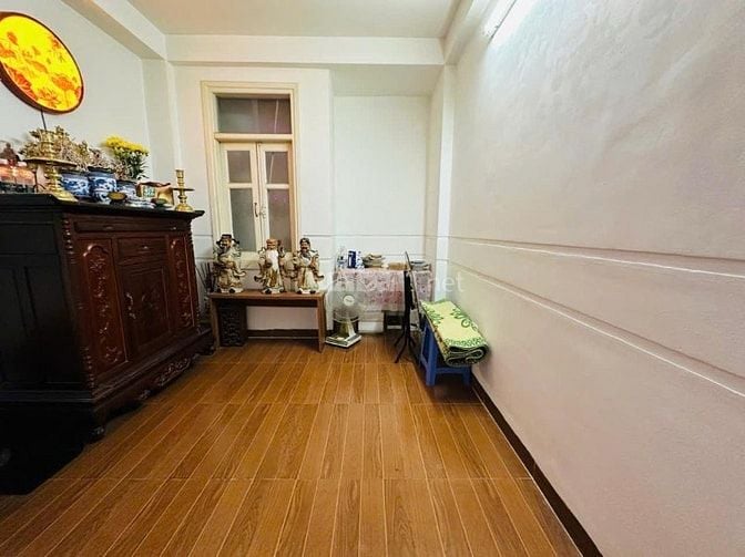 BÁN NHÀ ĐÊ LA THÀNH ĐỐNG ĐA 33m 7tỷ3 GIÁ TỐT Ở NGAY  - GẦN PHỐ  