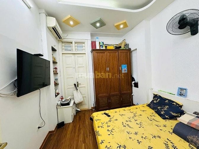 BÁN NHÀ ĐÊ LA THÀNH ĐỐNG ĐA 33m 7tỷ3 GIÁ TỐT Ở NGAY  - GẦN PHỐ  