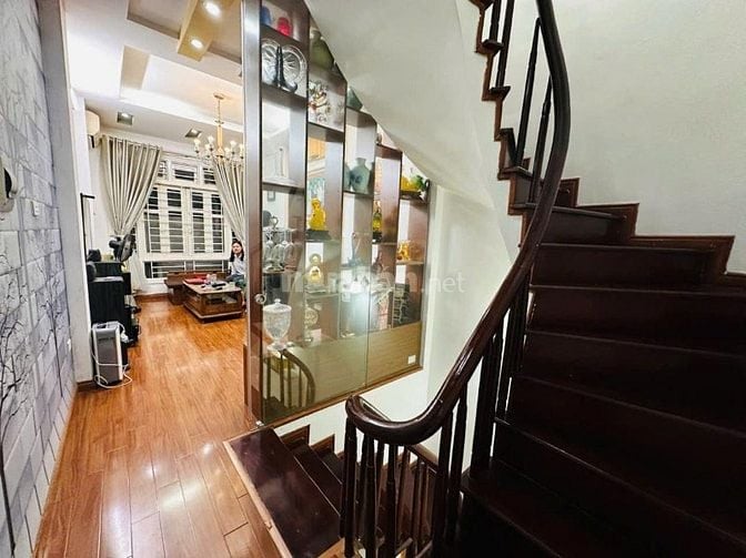 BÁN NHÀ ĐÊ LA THÀNH ĐỐNG ĐA 33m 7tỷ3 GIÁ TỐT Ở NGAY  - GẦN PHỐ  