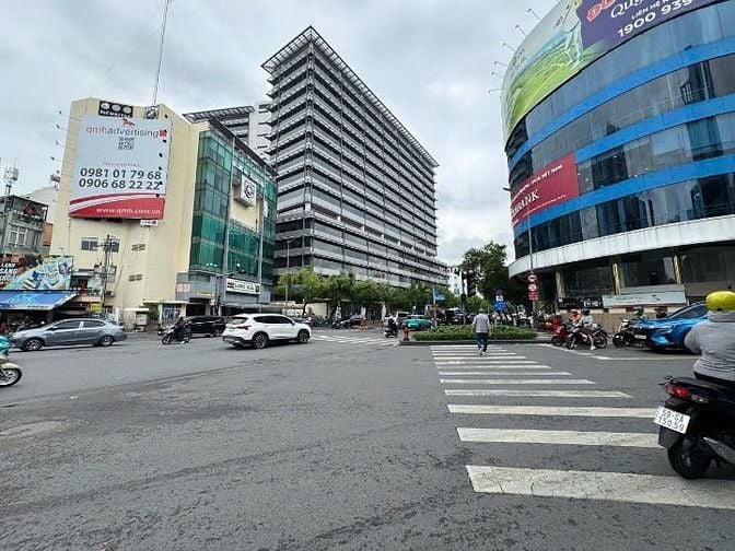 Cho thuê nhà GÓC 2MT đường Nguyễn Văn Trỗi, Phường 10, Quận Phú Nhuận