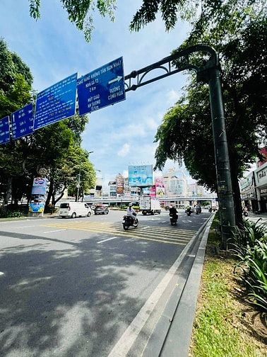 MẶT TIỀN KD SÂN BAY" TRẦN QUỐC HOÀN" 225m2 ( 12x22m ) TIỆN XÂY TOÀ NHÀ