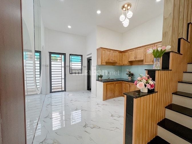 Bán Nhà SHR (Hỗ Trợ Bank 80%) Cách Chợ Bình Thành 300m, DT 4x15m, 2Lầu