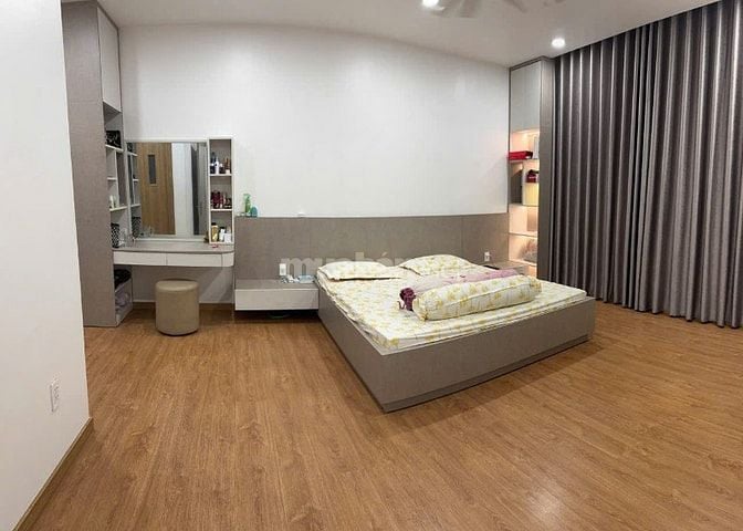 Bán biệt thư 2 mặt tiền ven sông Sài Gòn p13 Bình Thạnh giá 34 tỷ