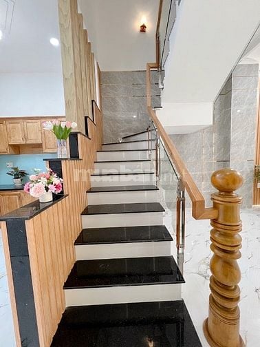 Bán Nhà SHR (Hỗ Trợ Bank 80%) Cách Chợ Bình Thành 300m, DT 4x15m, 2Lầu