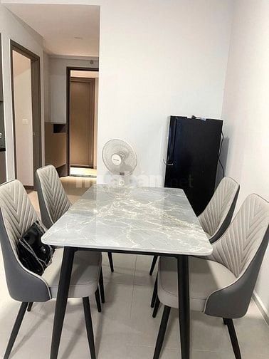chung cư Saigon Airport, Tân Bình: 95m2,2p ngủ,nội thất, 18tr/th