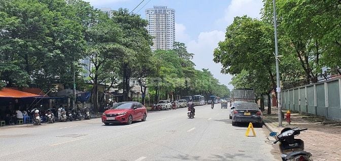 Mặt phố Thanh Liệt DT: 320m2 , MT : 15 m, đất nở hậu, 3 mặt thoáng
