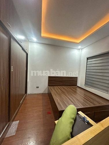 BÁN NHÀ LÔ GÓC PHỐ NGUYỄN SƠN - 31M - 2 MẶT THOÁNG - Ô TÔ NHỎ ĐỖ CỬA
