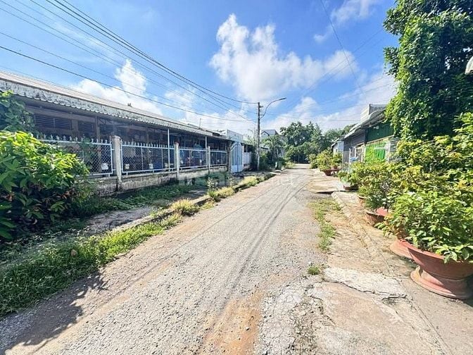 Bán gấp căn nhà nằm ngay gần bệnh viện Xuyên Á 125m2 Shr. Giá 780tr