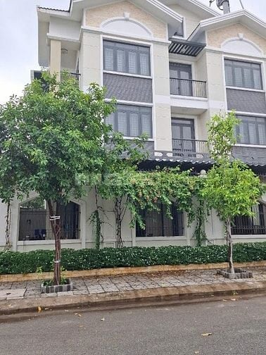 Bán biệt thư 2 mặt tiền ven sông Sài Gòn p13 Bình Thạnh giá 34 tỷ