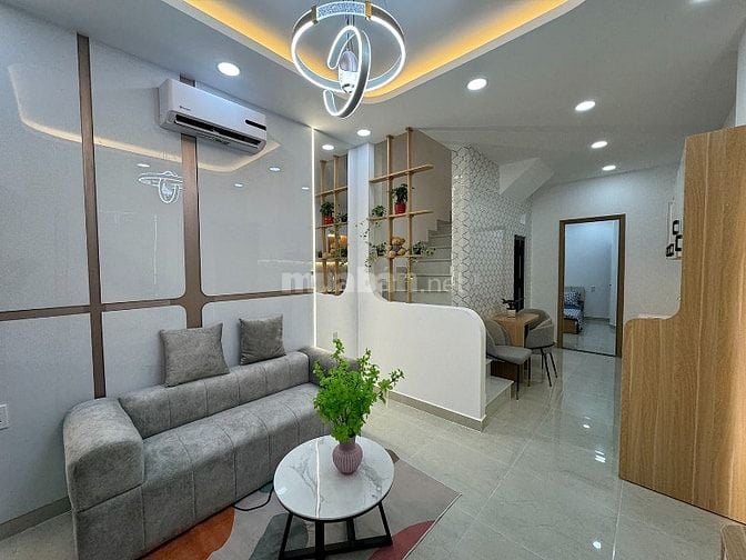 Luxury House 1 lầu đẹp lung linh, có phòng trệt khu VIP Hoàng Văn Thụ