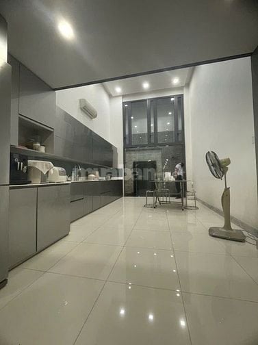 Nhà mới  HXH Nguyễn Tri Phương,P.8,Q.5. DT 4X20 , 5 tầng .Giá 24.9 tỷ