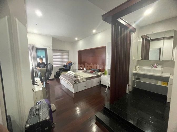 Nhà mới  HXH Nguyễn Tri Phương,P.8,Q.5. DT 4X20 , 5 tầng .Giá 24.9 tỷ