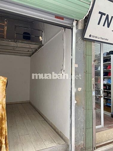 Cho thuê cửa hàng mới đẹp tại 236 Đê La Thành nhỏ, quận Đống Đa