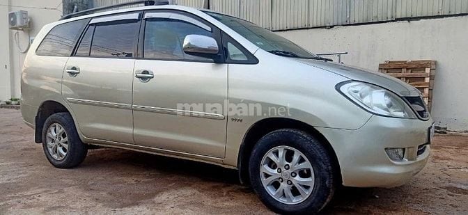 Bán rẻ TOYOTA INNOVA G XỊN 2009 xe GD không KD TAXI độ full options 