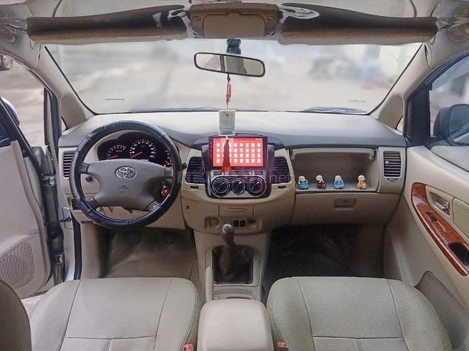 Bán rẻ TOYOTA INNOVA G XỊN 2009 xe GD không KD TAXI độ full options 